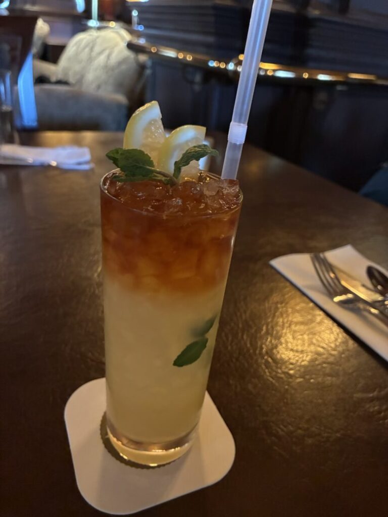 テディ・ルーズヴェルト・ラウンジで昼食の写真