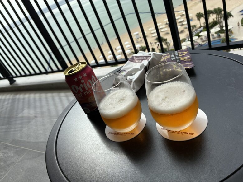 琉球ホテル＆リゾート 名城ビーチのオーシャンビュー客室からの眺めと酒