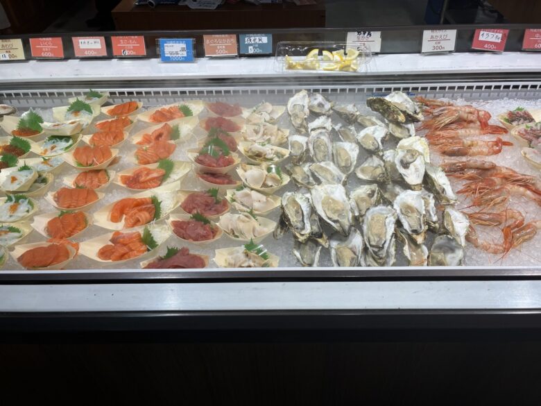 道の駅いとまんのお魚センターの店内